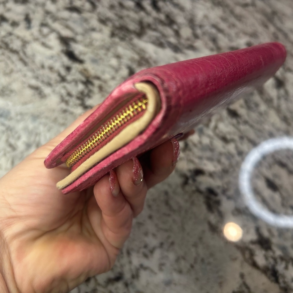 Prada Fuchsia Leather Wallet with Gold Logo - Picture 11 of 16